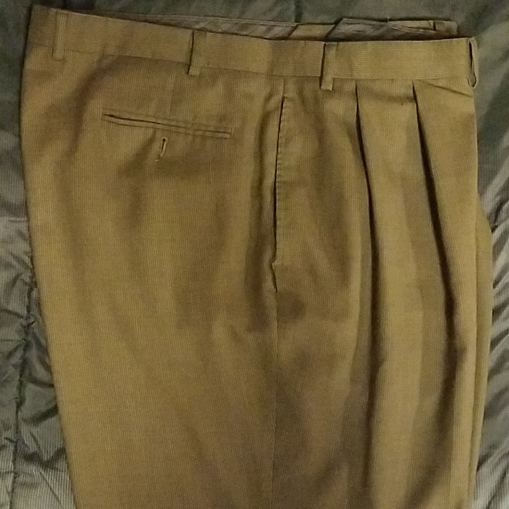 6 pair of jeans and two pair of slacks - Picture 7 of 8
